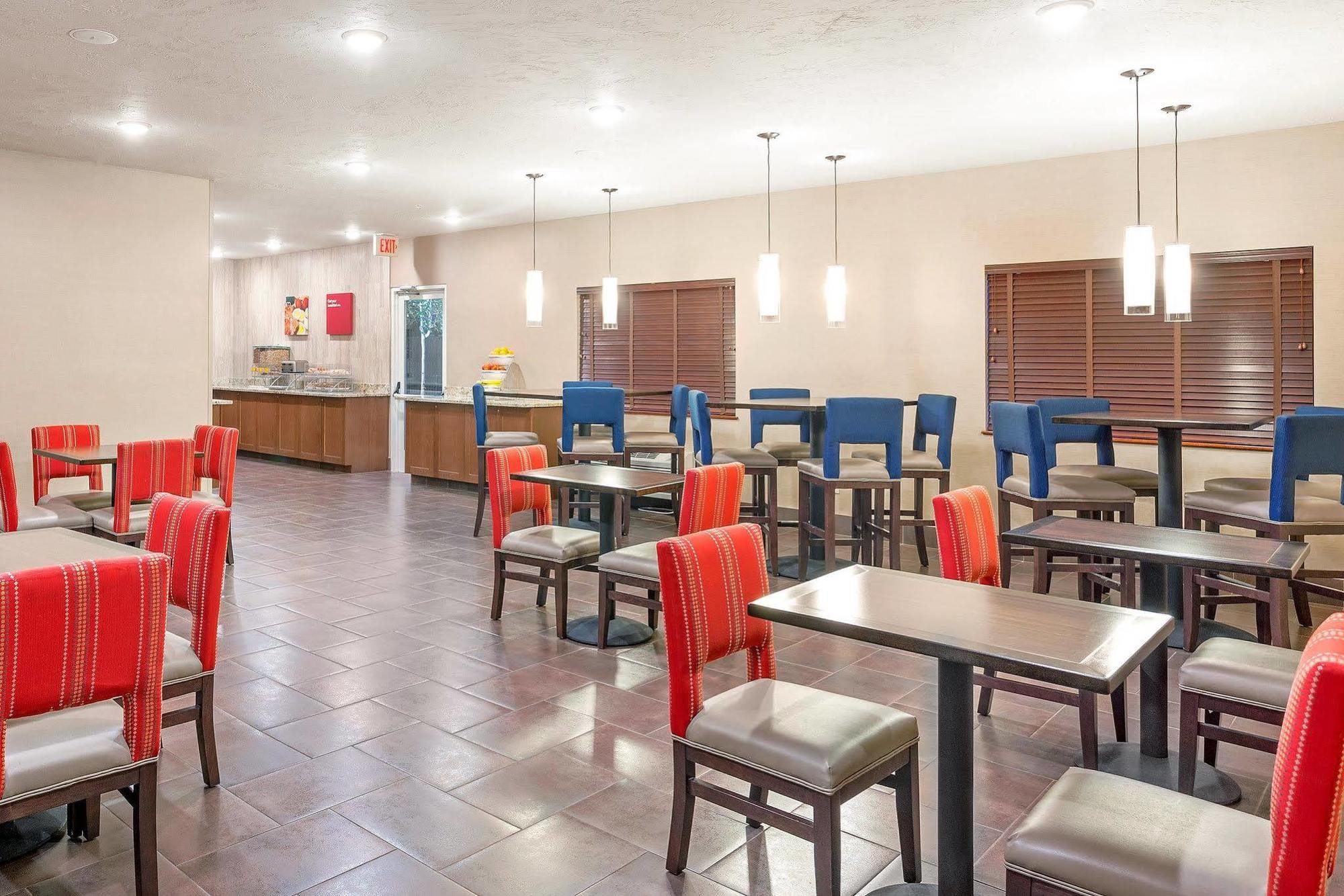 Comfort Suites Yakima Esterno foto