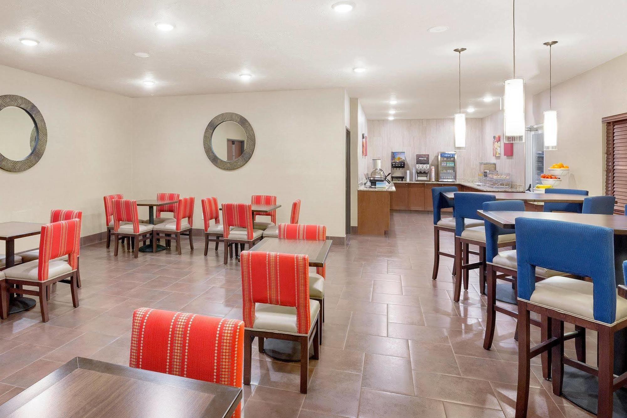 Comfort Suites Yakima Esterno foto